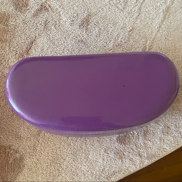 DG sunglasses case. - Picture 2 of 6